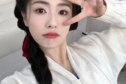 陪睡陪玩已过时！又一女星自曝潜规则当众被强吻、伸手进裤子