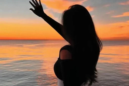 小八卦速递：梁家辉数钞票不哭、马嘉祺坐副驾有六个司机、唐艺昕见邀约就走